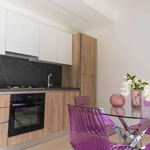 Independence House Bed & Breakfast Aeroporto di Catania Fontana Rossa